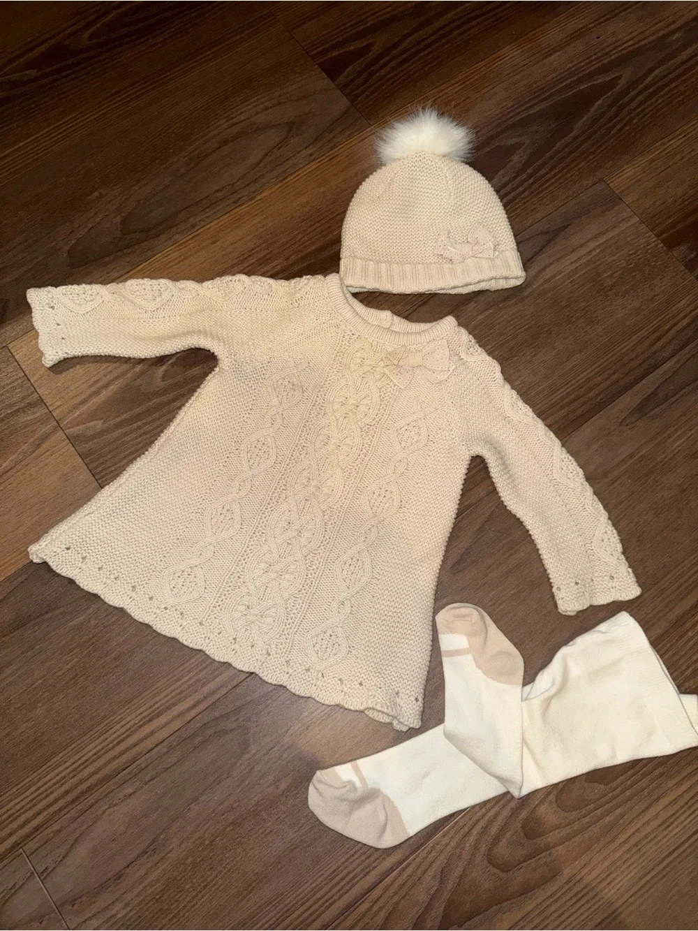 cupcakes & cashmere Cream Cable Knit Women’s Sweater